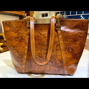 NWT 100% leather, Patricia Nash tote/handbag. Signature Map Collection